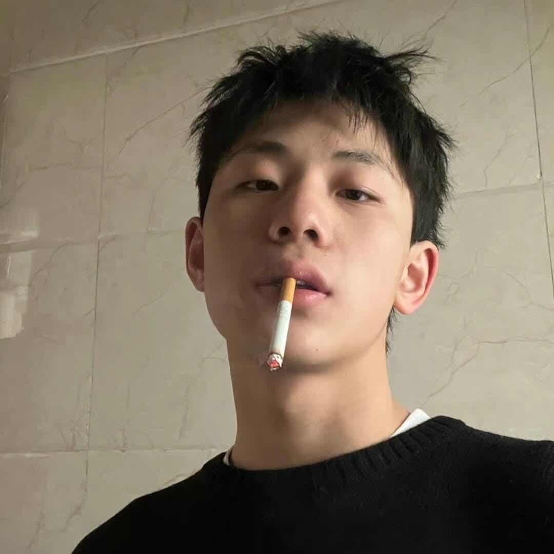 喜欢关注丑的
