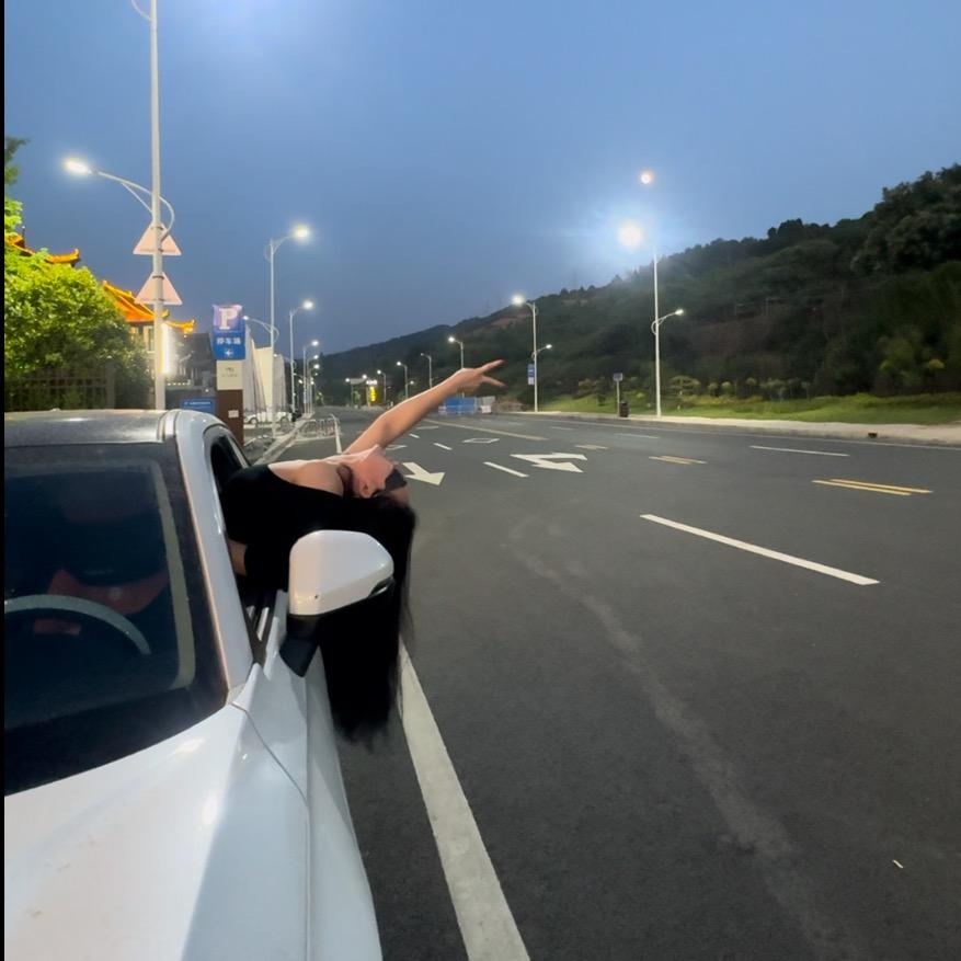 很懒，懒得睁开眼