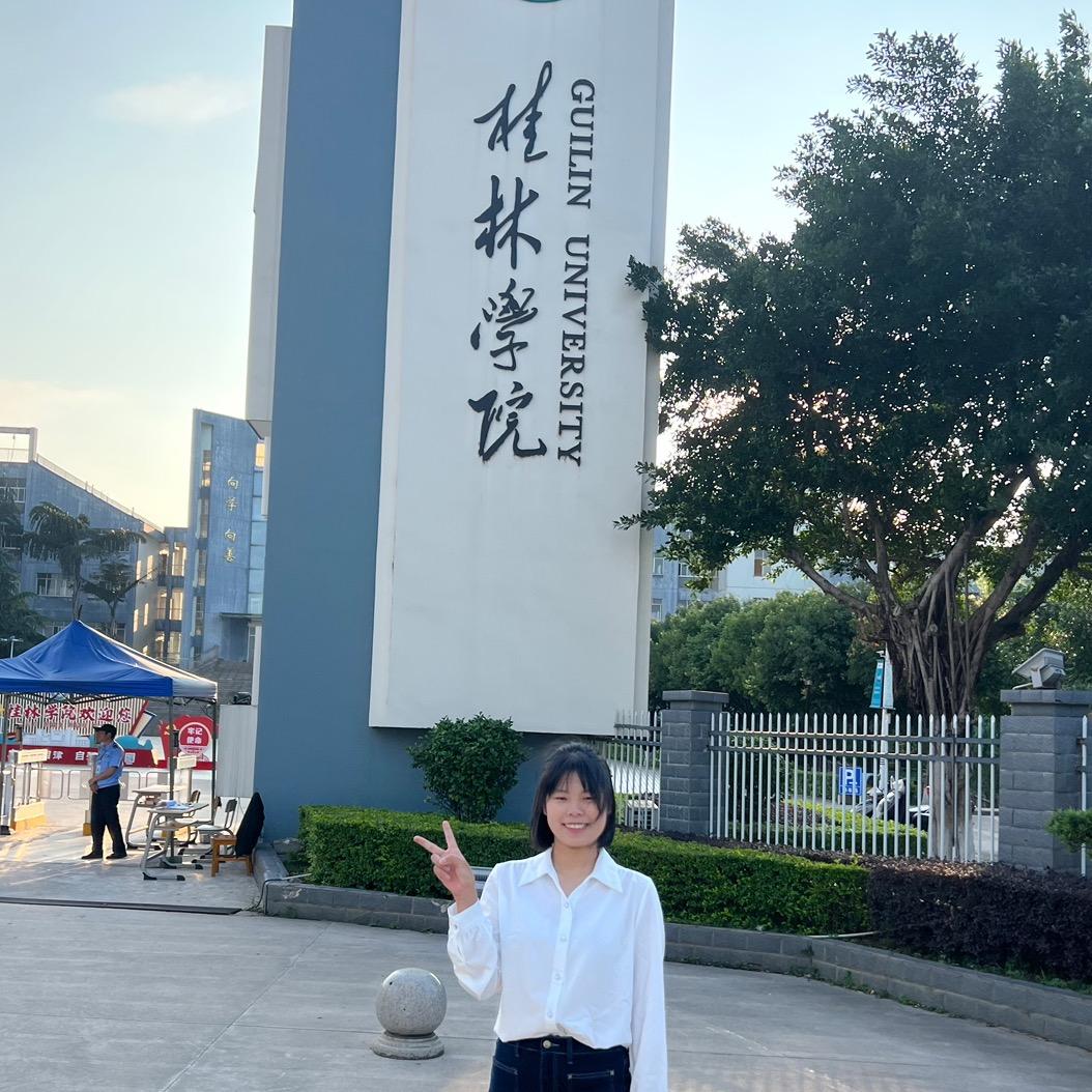 马路对面的小师妹🎃