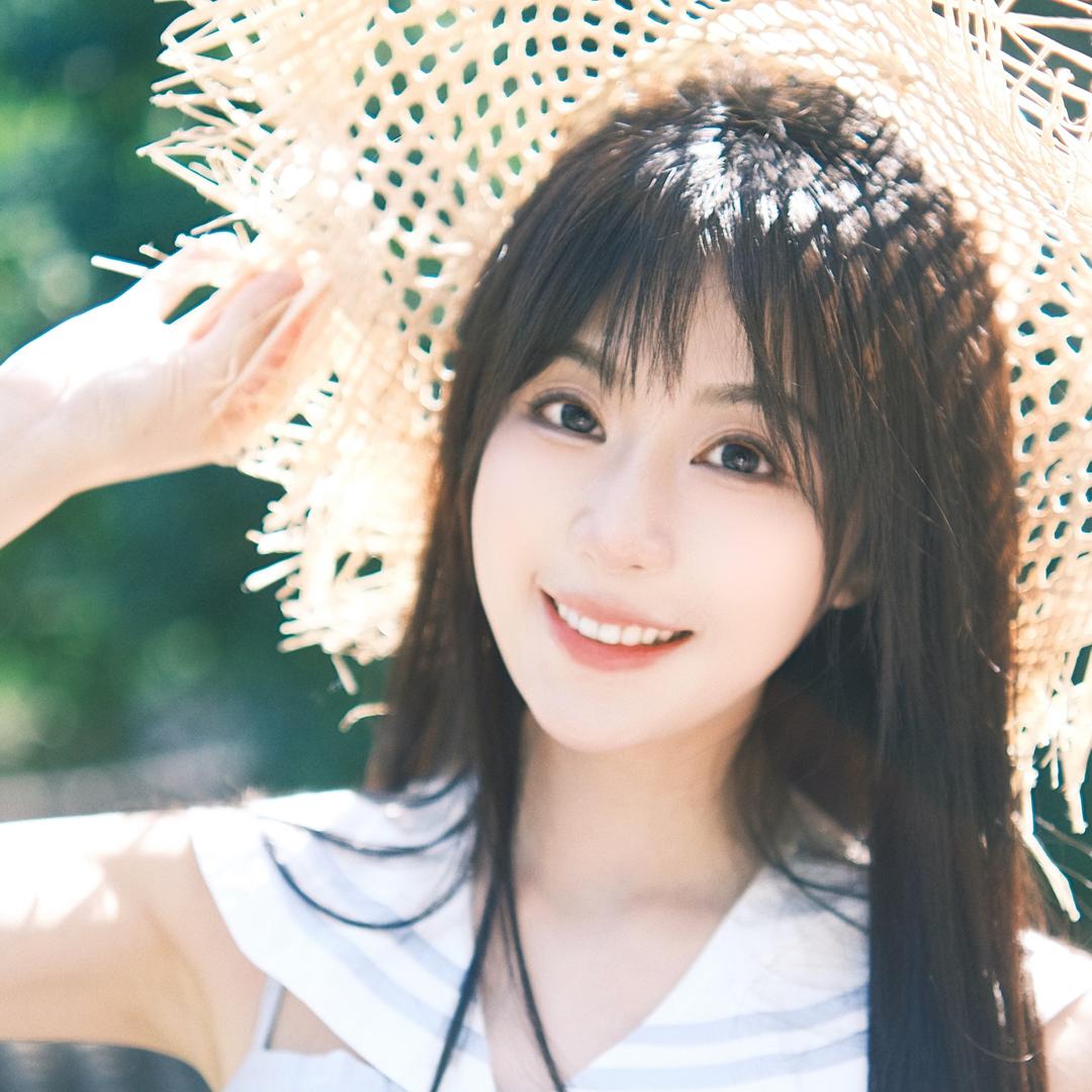 演员覃沁璇小乖