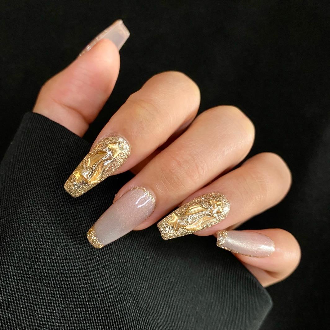 王女士纯手工穿戴甲