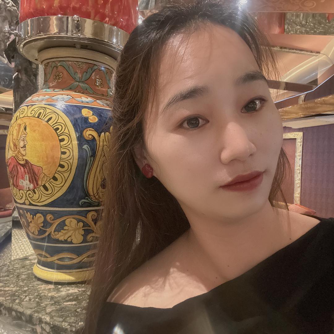 做纸箱的小罗