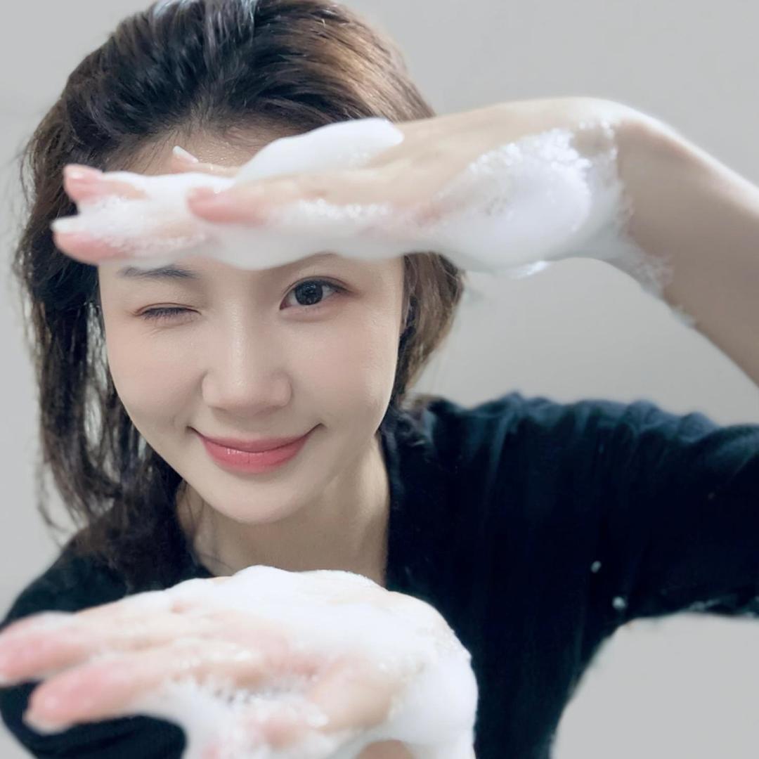 爱接睫毛的明明子