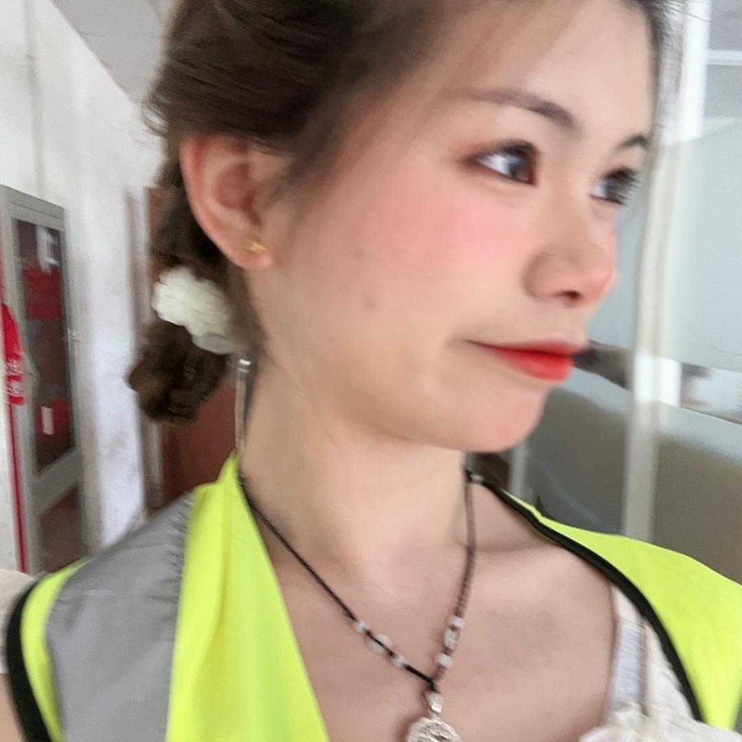 物流文文在仓库