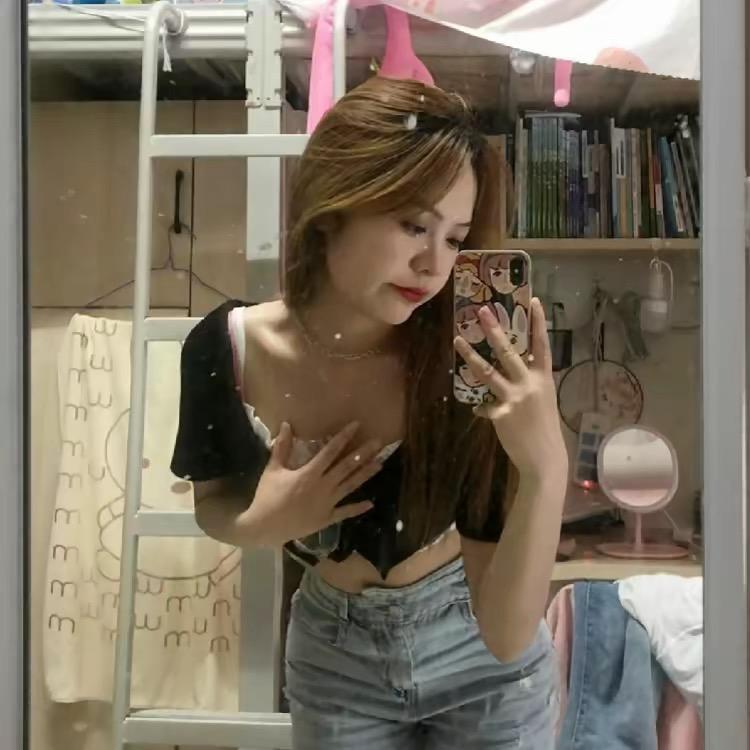 草莓真乖呀🍓