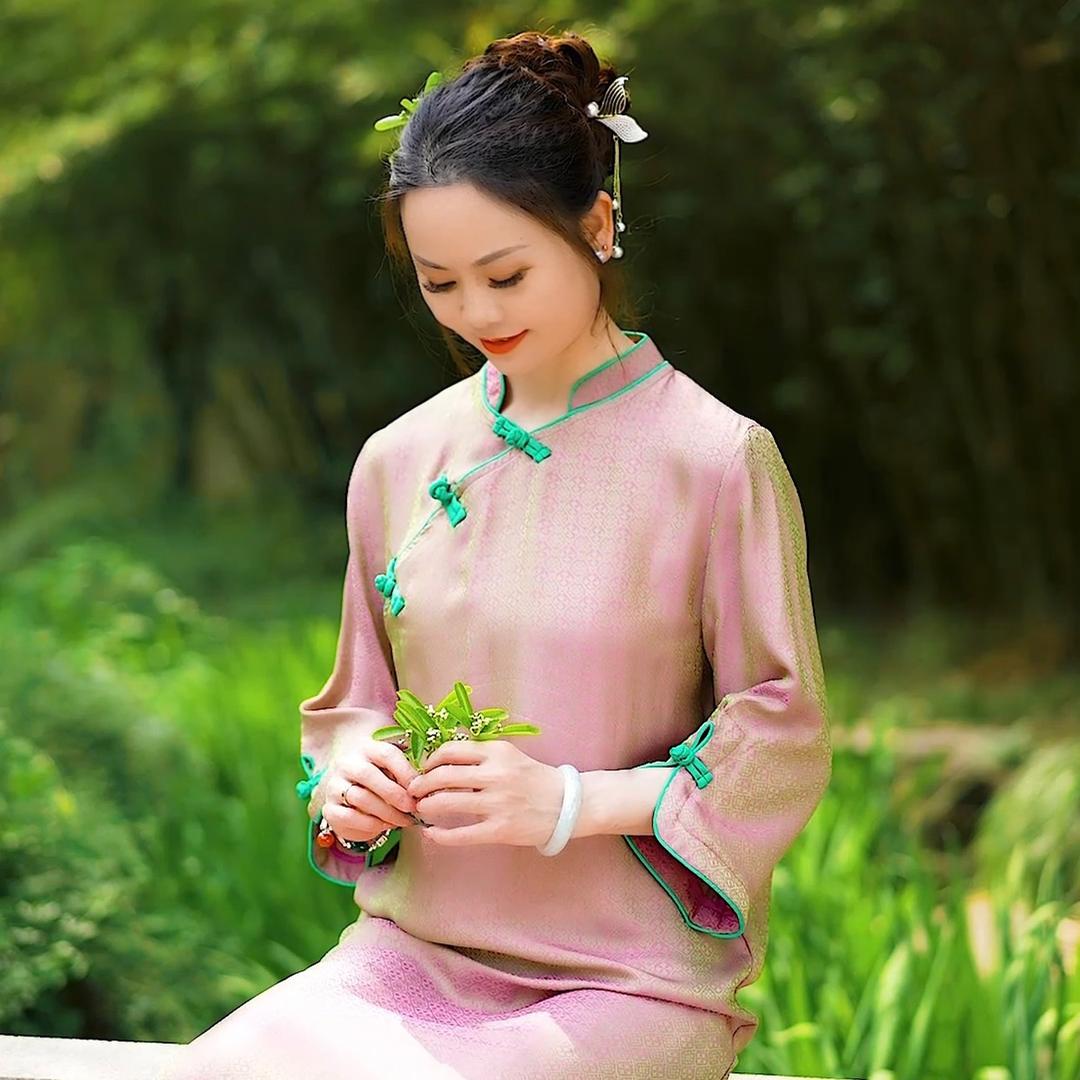 爱裳羽梦服装商行