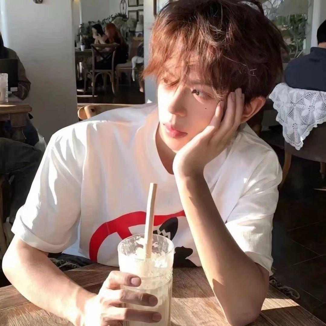 𝐁𝐥𝐮𝐞.