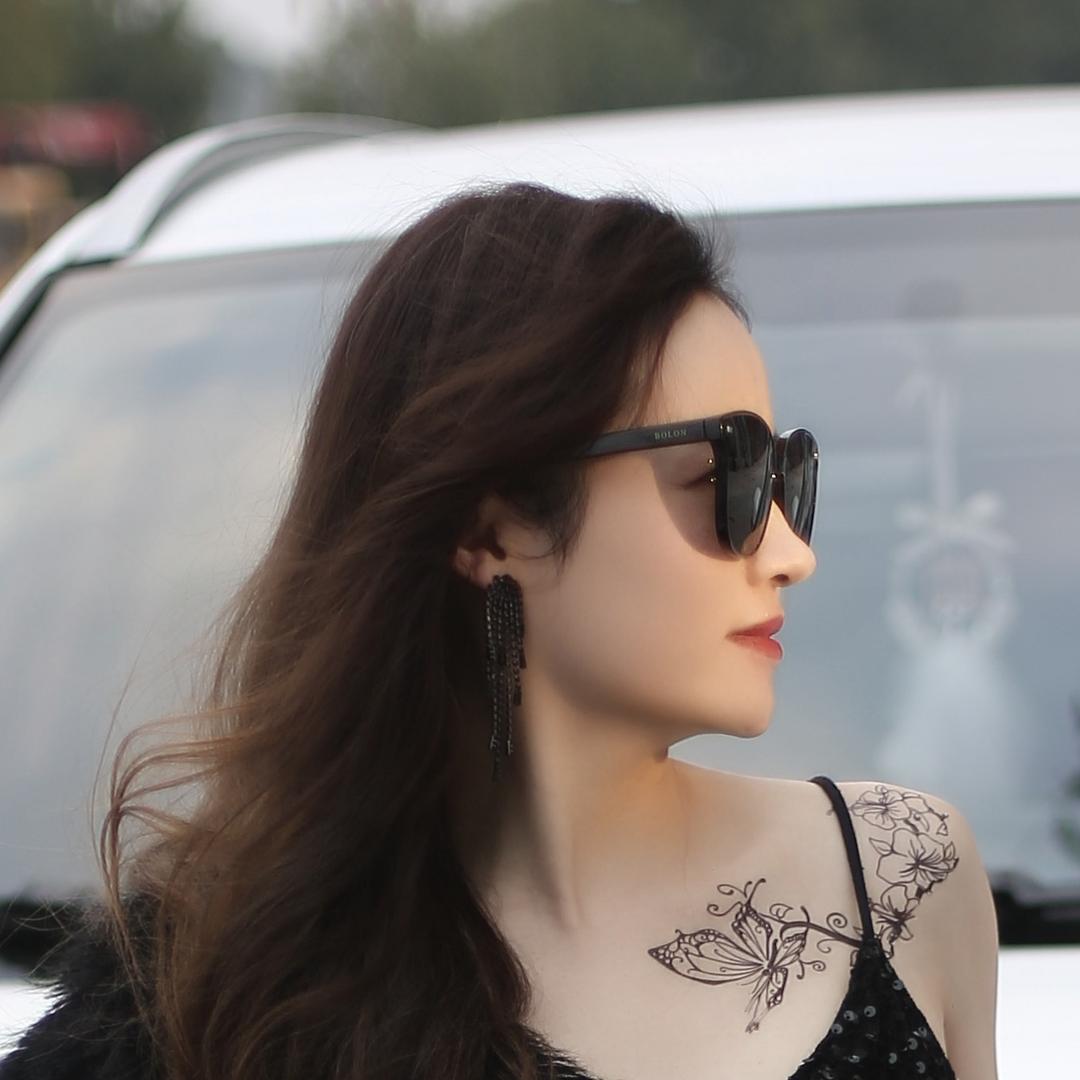 崇仁《衣见钟情》精品女装