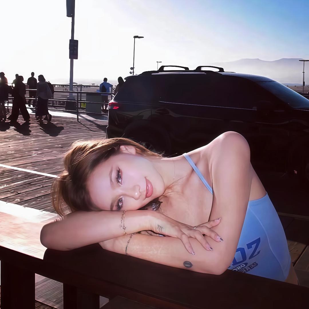 娜仁.