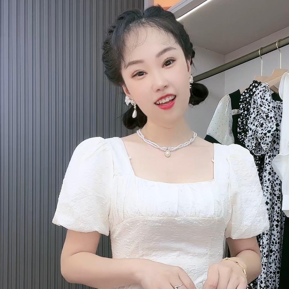依靓雪服饰穿搭