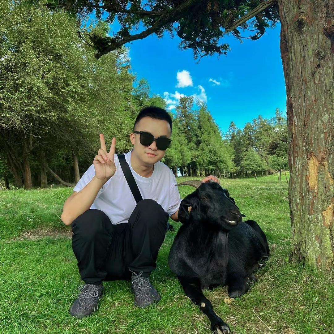 张家界帅气的导游小龙