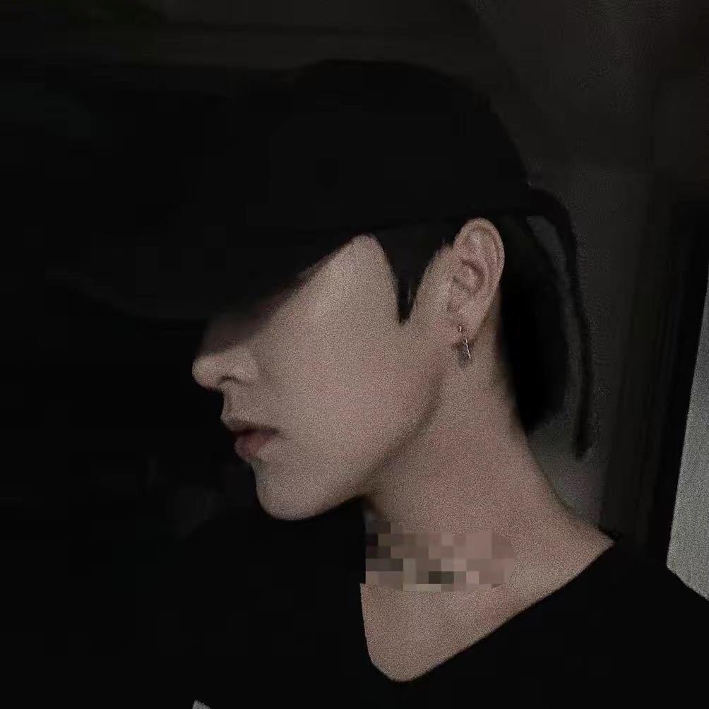 亦-