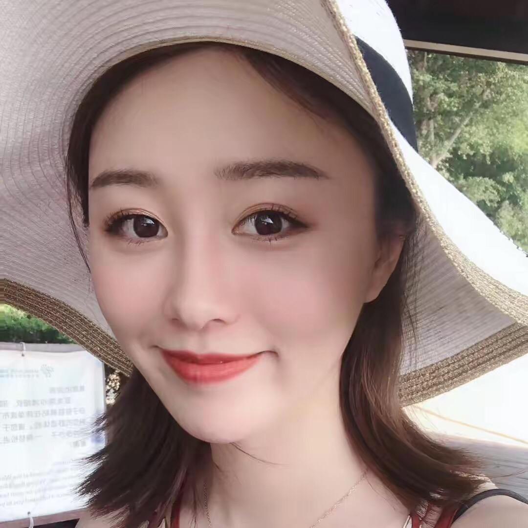 邱莹莹穿搭