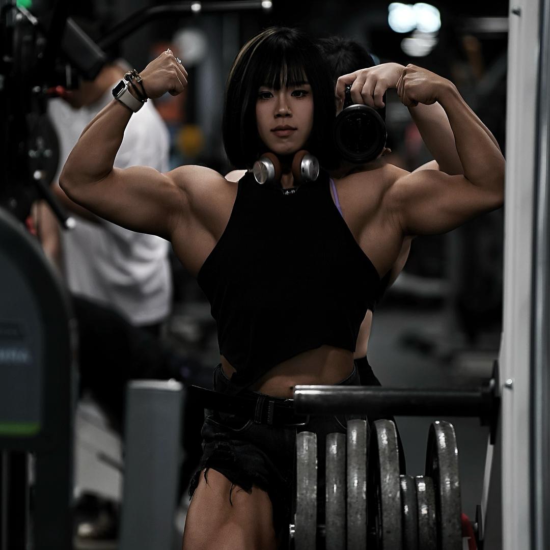 IFBB PRO女子形体陈小妹