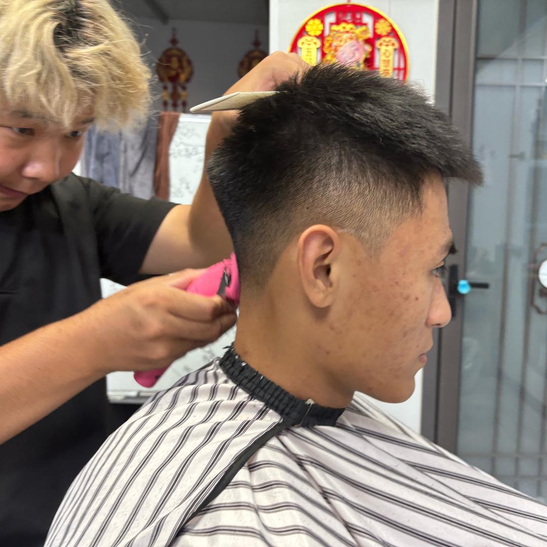 张逸（济宁任城理发）