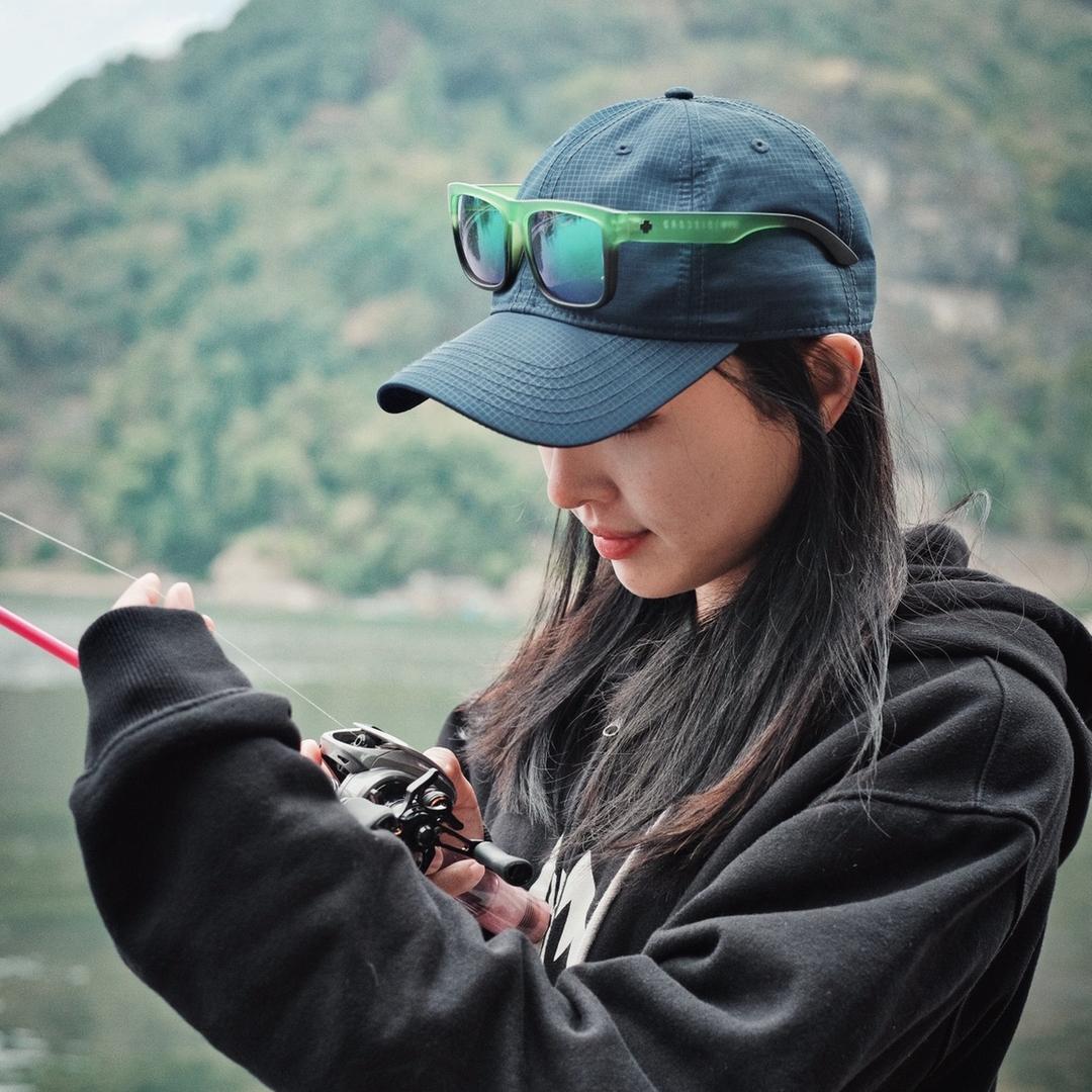 小呀小鬼露