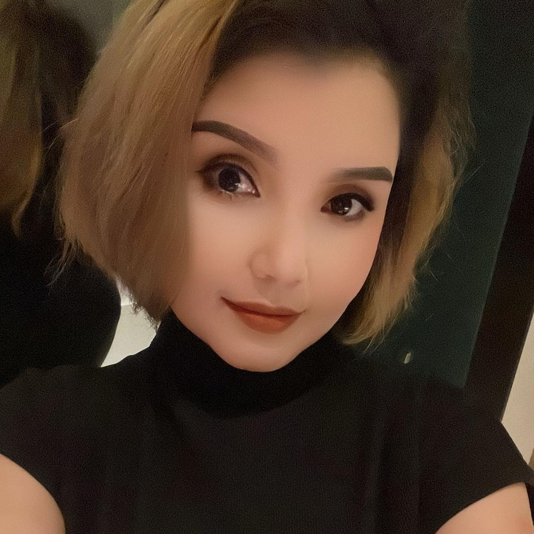 迪丽娜娜  服装店