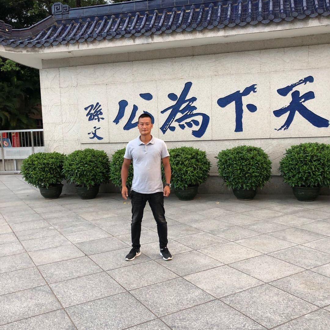 专业硅pu丙烯酸球场，塑胶跑道地坪漆廖生