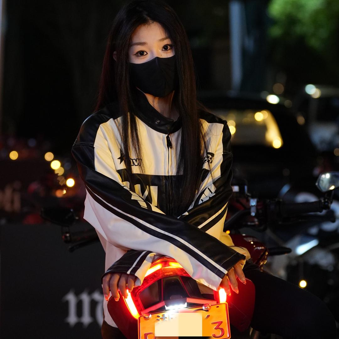 爱骑街霸的CaiCai