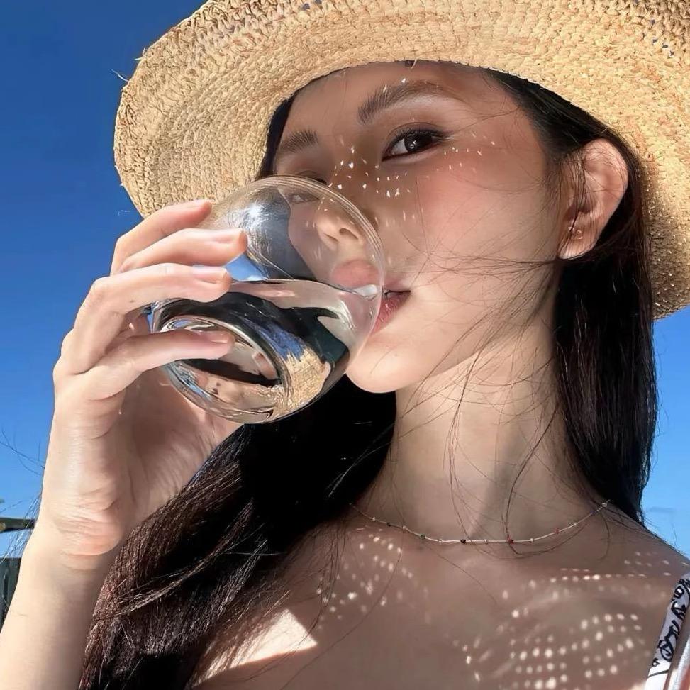 牛爷爷cos性感猫娘勾引壮壮妈.