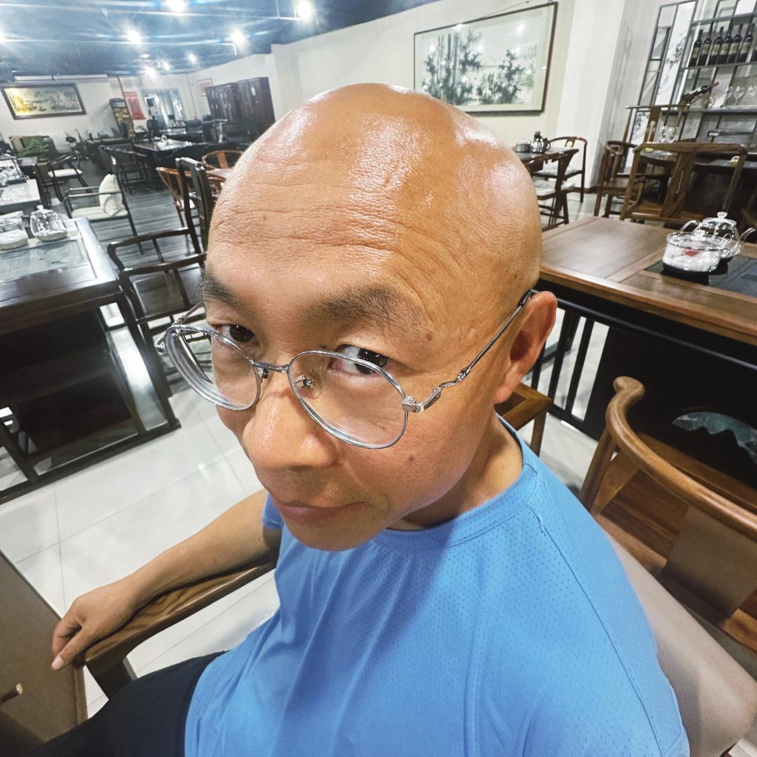 青岛办公家具光头老王