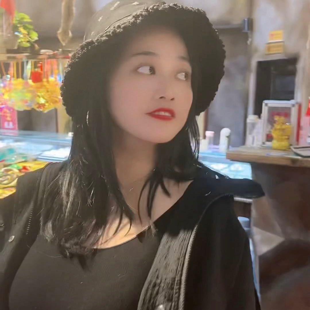 @张小小