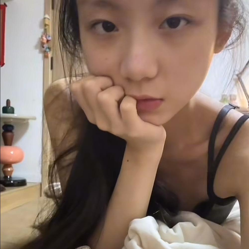 小葵爱睡觉