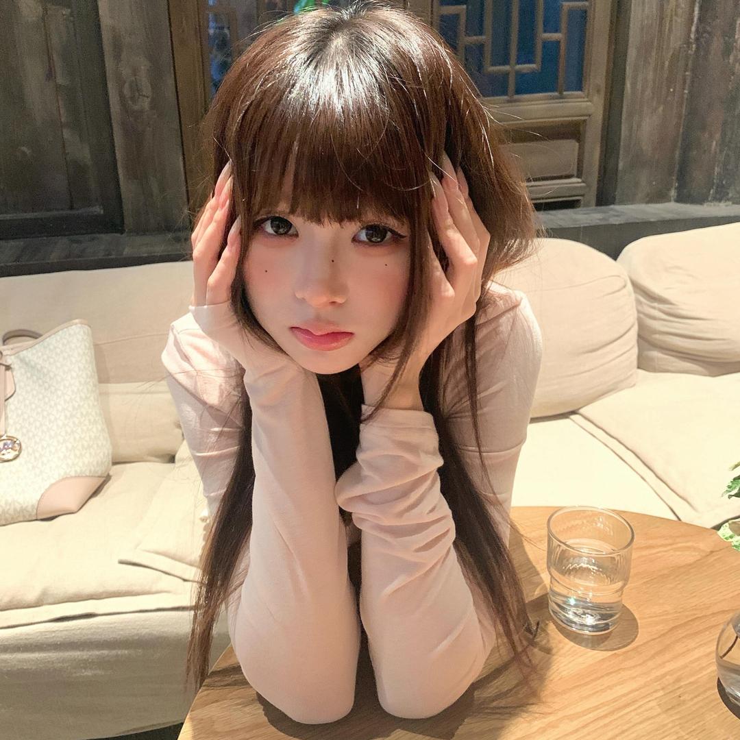 别捏我脸啦