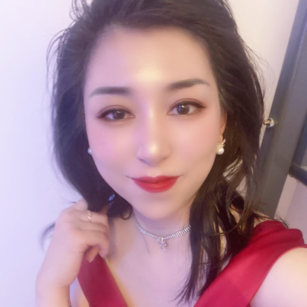 红唇💋高跟