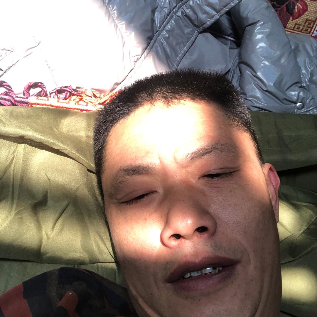 左丛钢