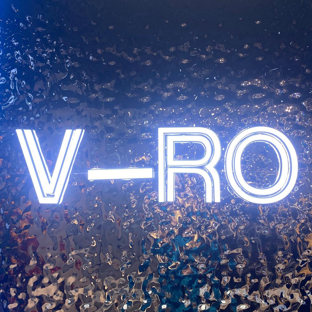 潮牌V- RO