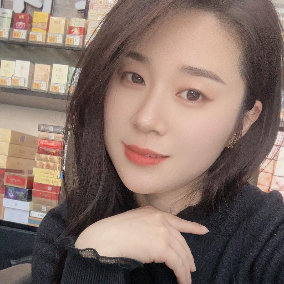 烟酒老板娘