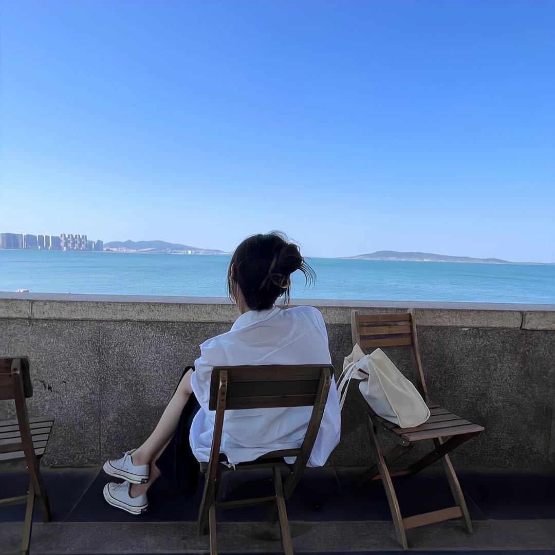 皎洁.