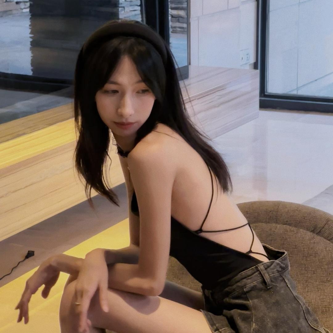 胸小脾气好