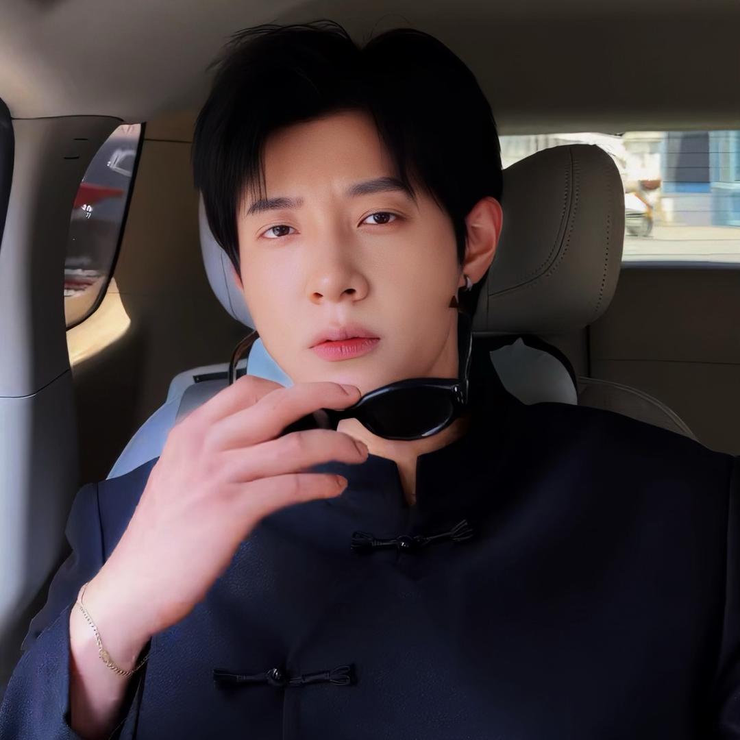 @请扫二维马ʕ•̫͡•ʕ