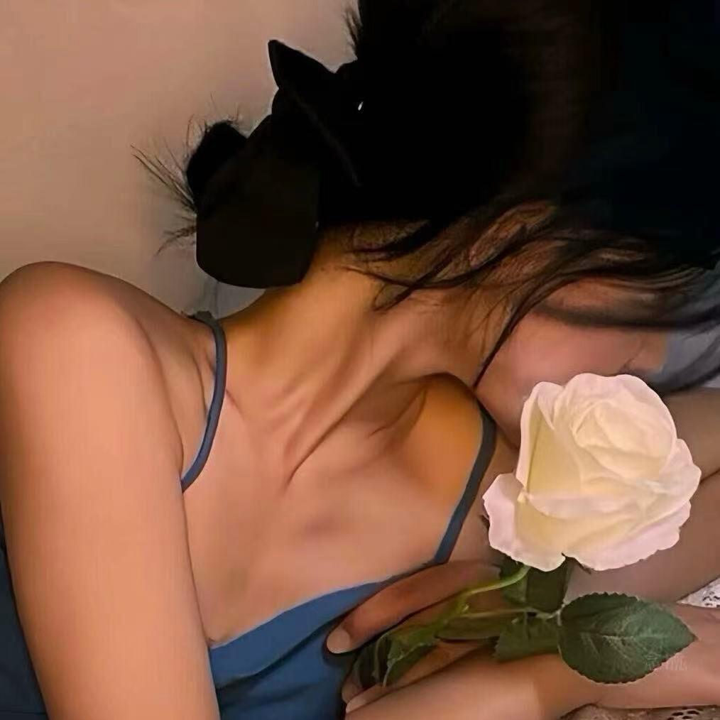 小鱼🐟喝奶茶🧋