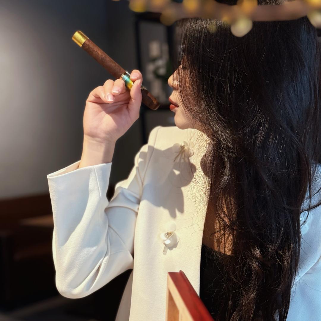 一姐姐（桑植红茄馆）