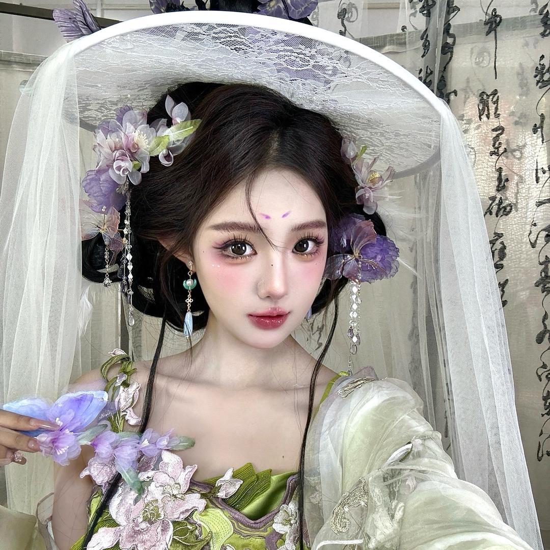 平遥古月茶化妆师小青