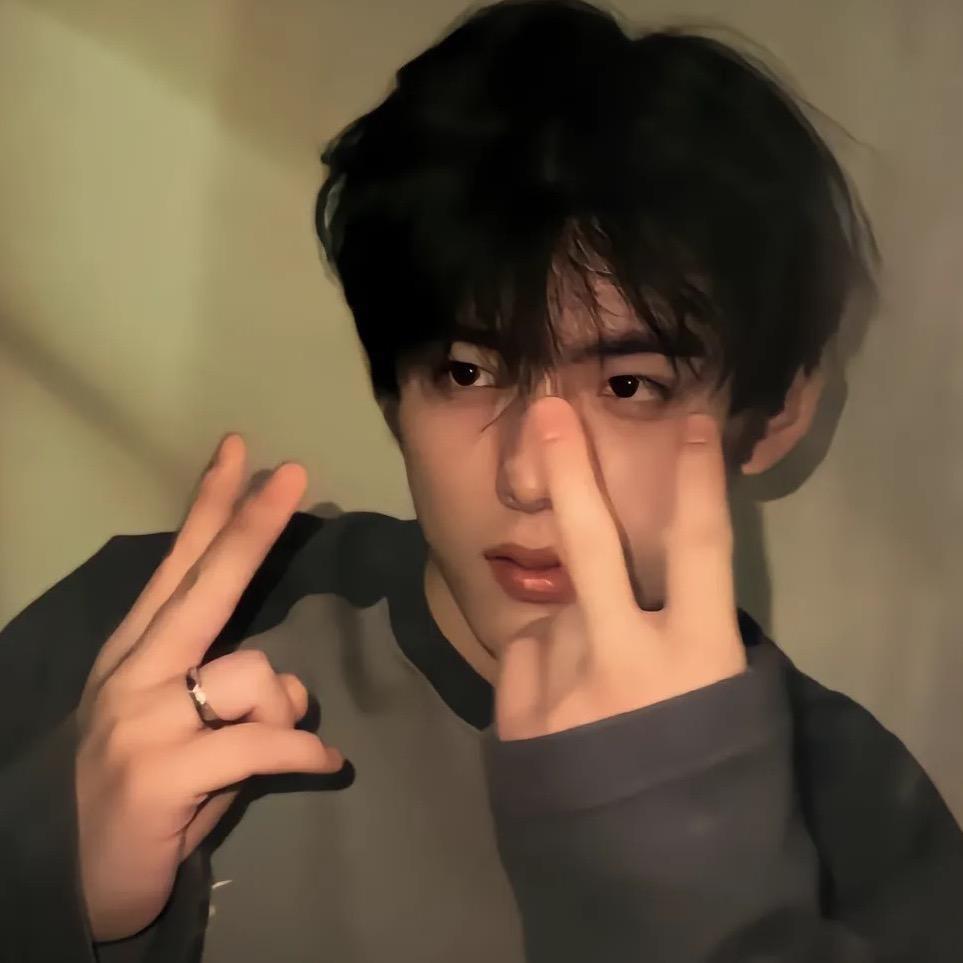 悲伤的黑色辣条