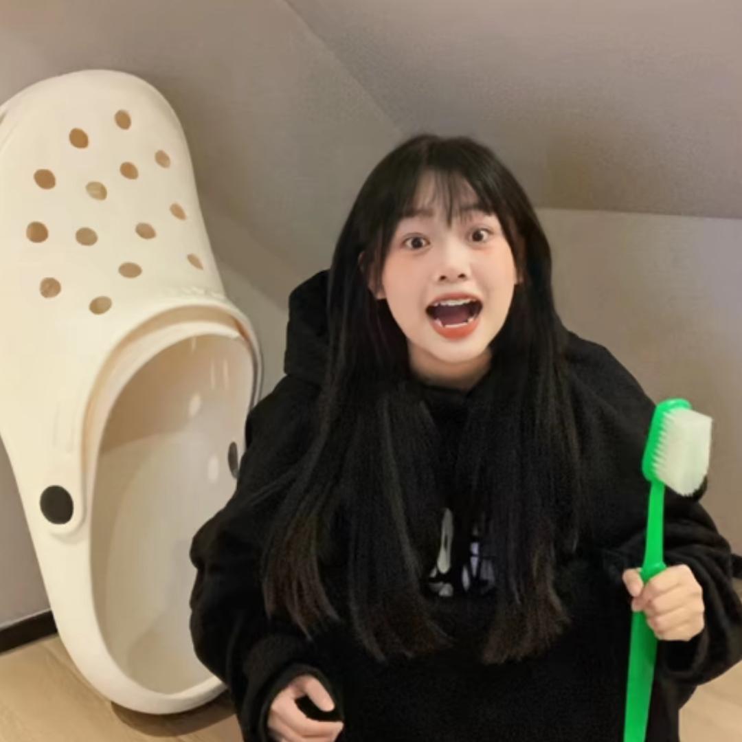 美女吃很少.