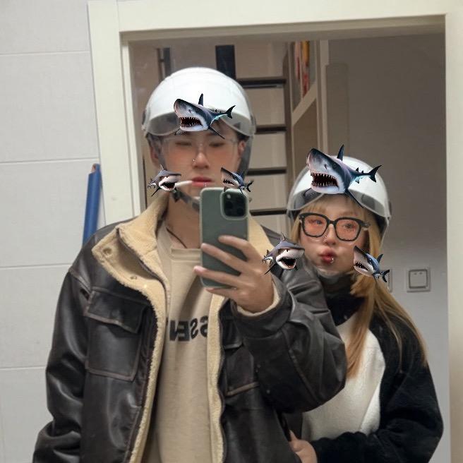 爱噜噜脸的明明