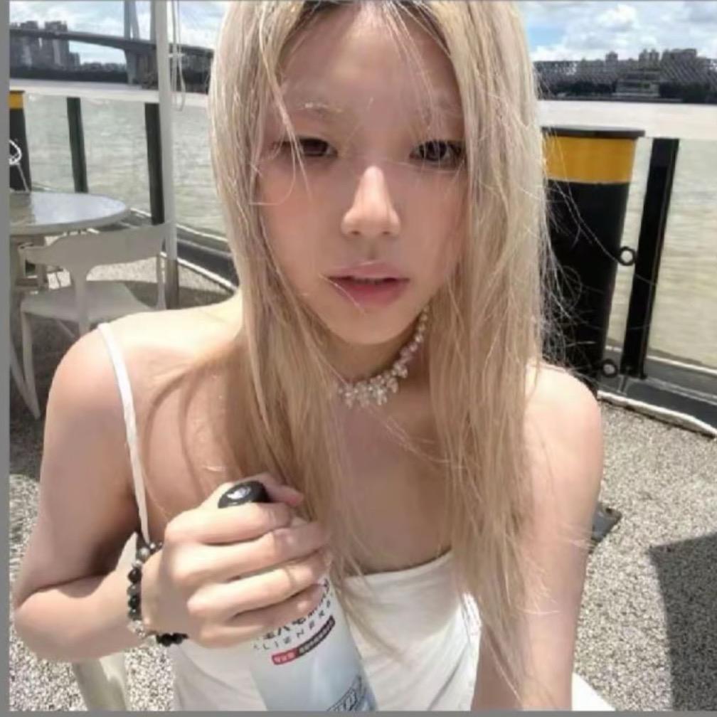 周八見^
