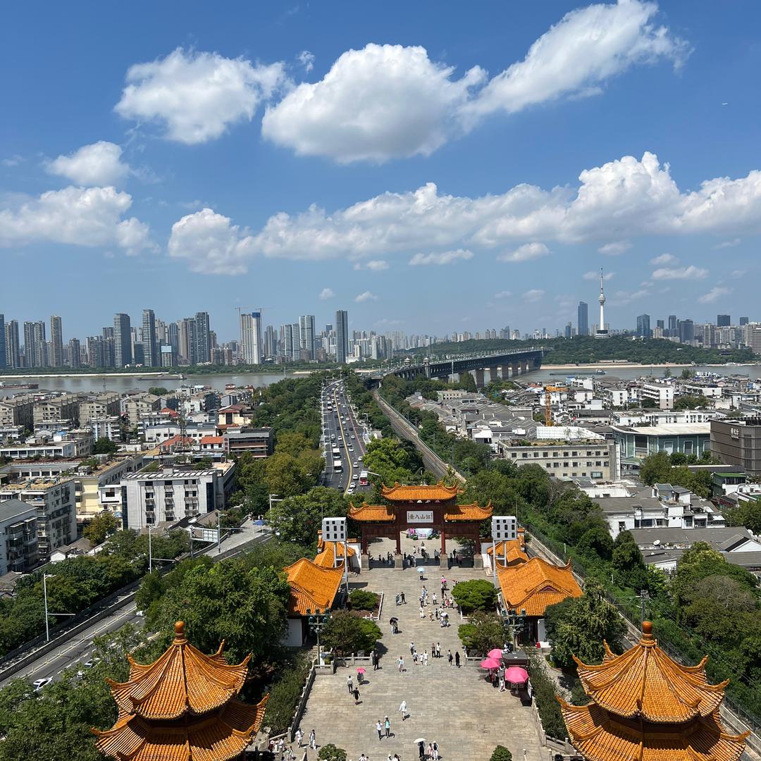 施一鸣