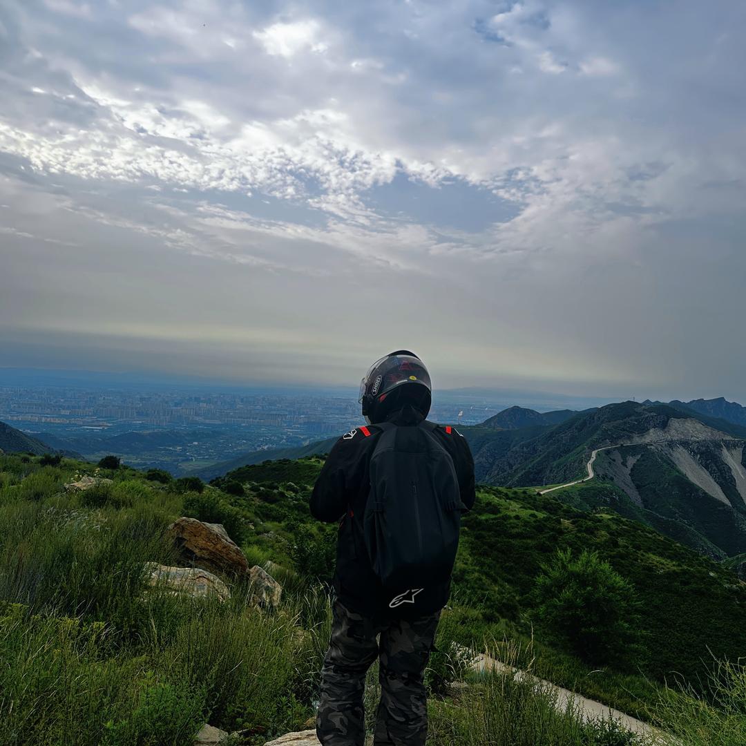 Dy.默默