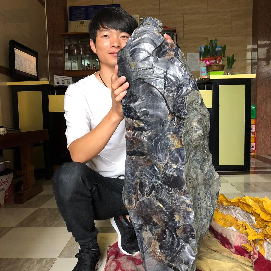 阿伟琥珀珠宝