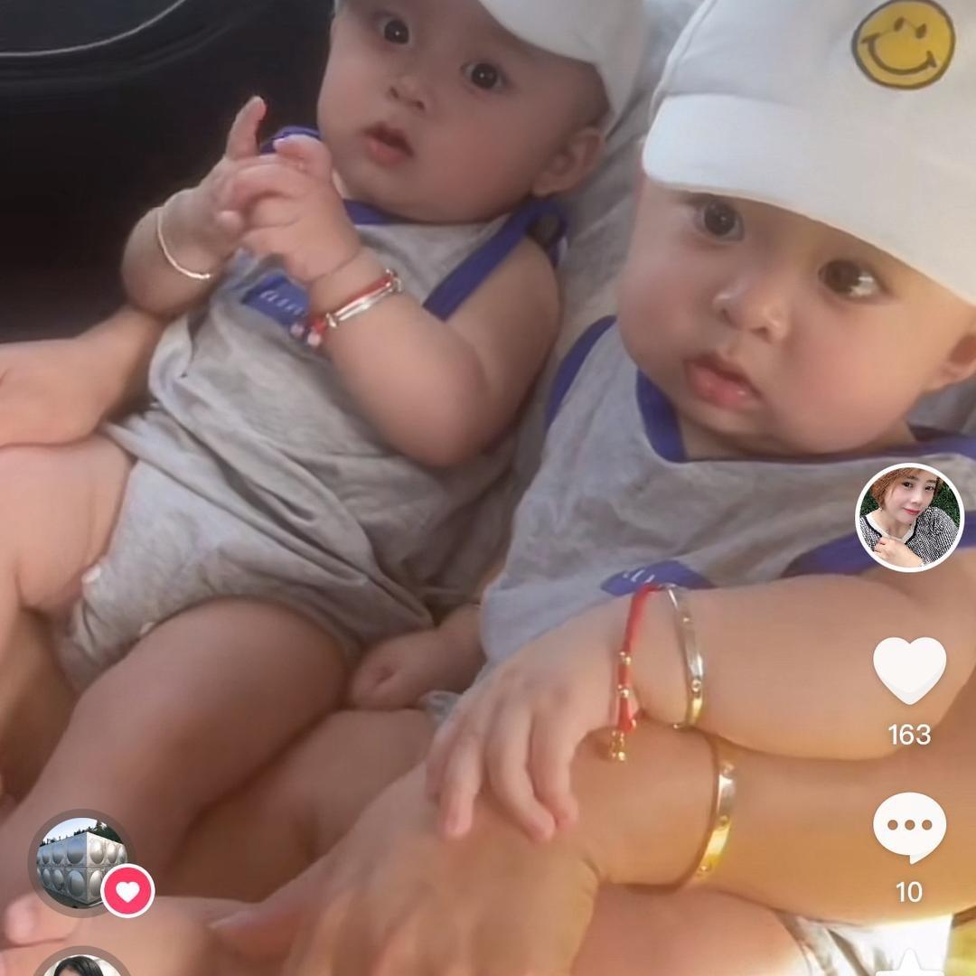 双胞胎奶奶
