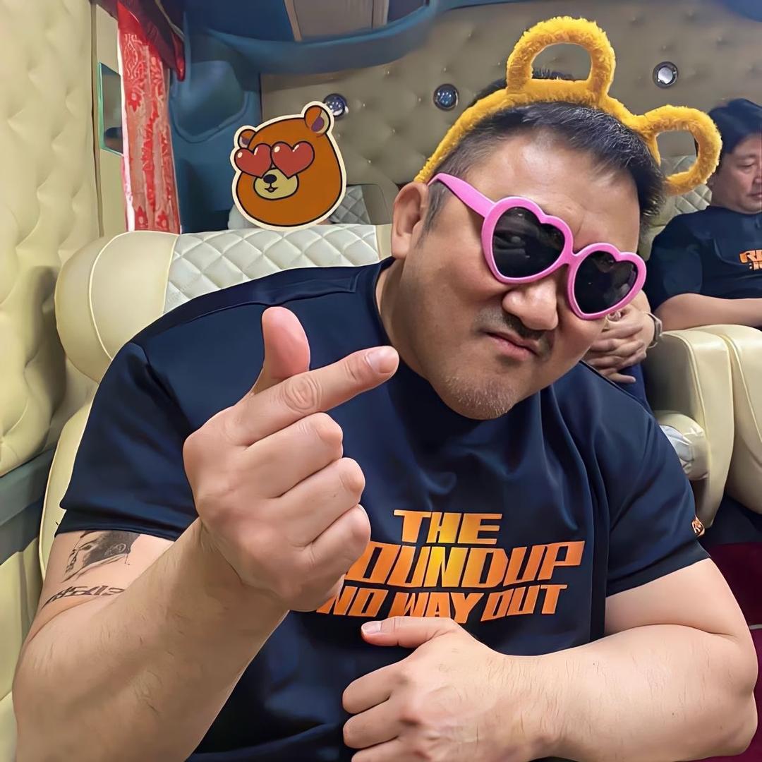 小趙.