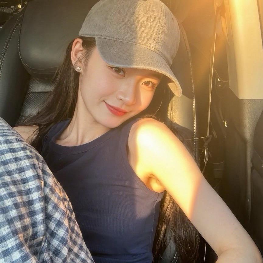 向美女敬礼🌱