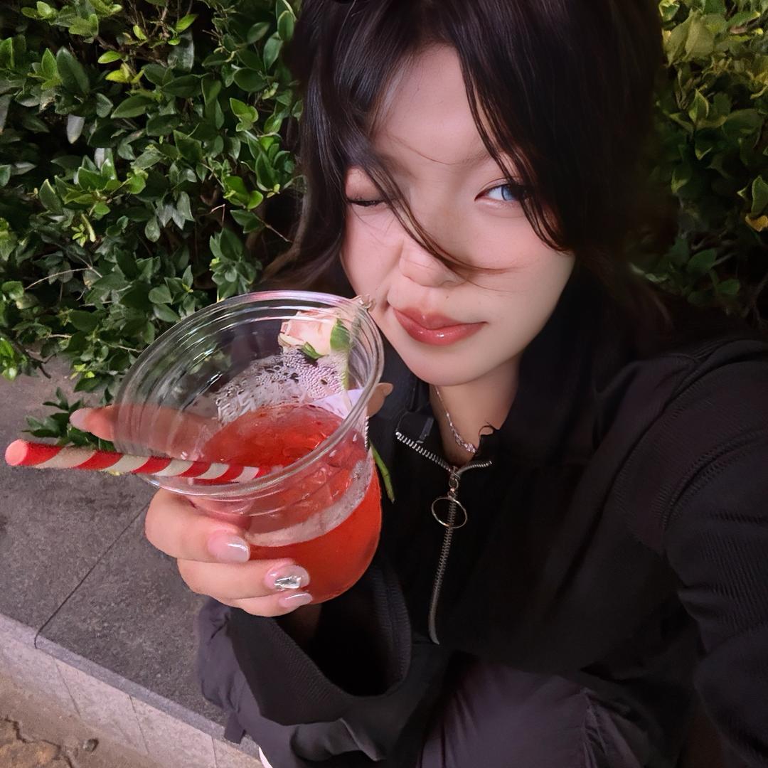 小怡不吃饼