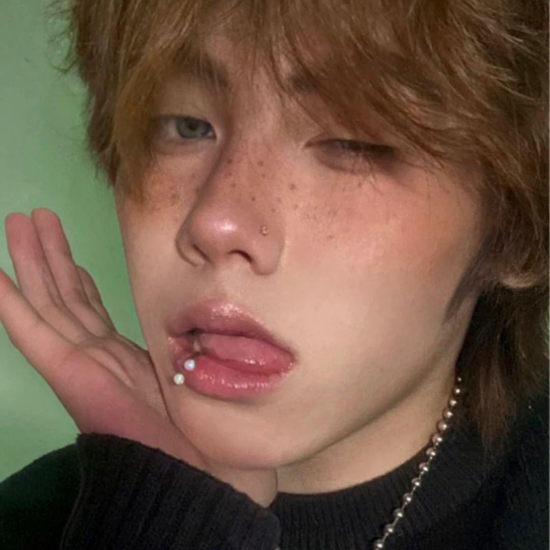 @sh
